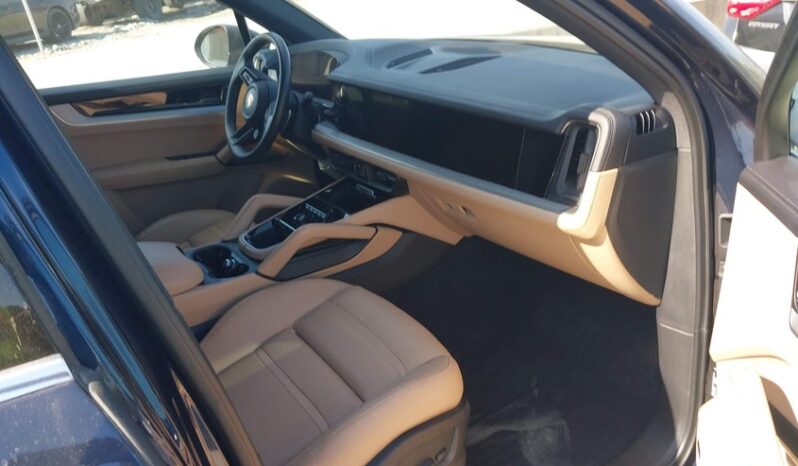
								2024 Porsche Cayenne full									