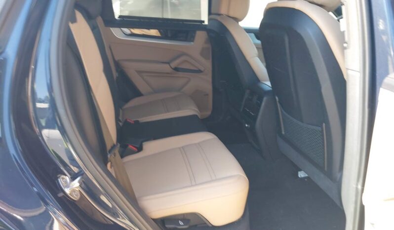 
								2024 Porsche Cayenne full									