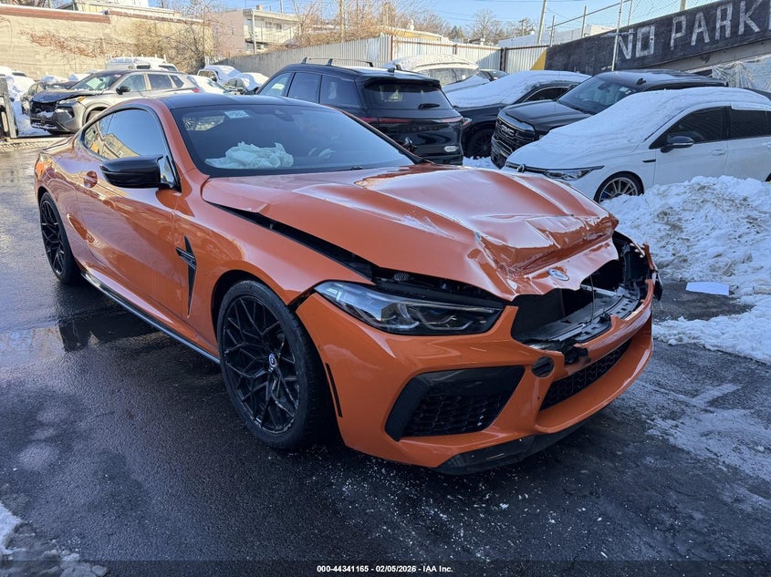2023 BMW M8