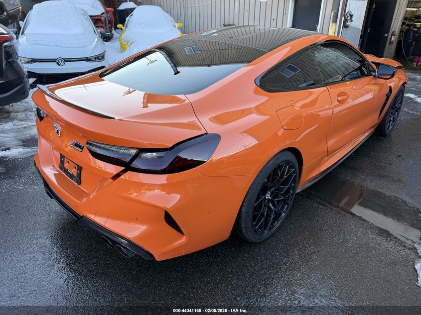 2023 BMW M8