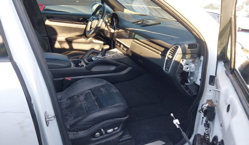 
								2019 Porsche Cayenne full									