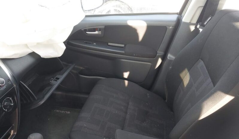 
								2011 Suzuki Sx4 full									