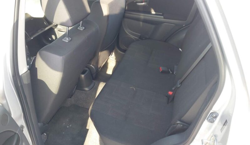 
								2011 Suzuki Sx4 full									