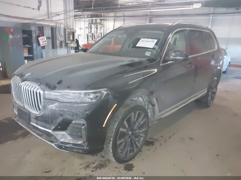 2022 BMW X7