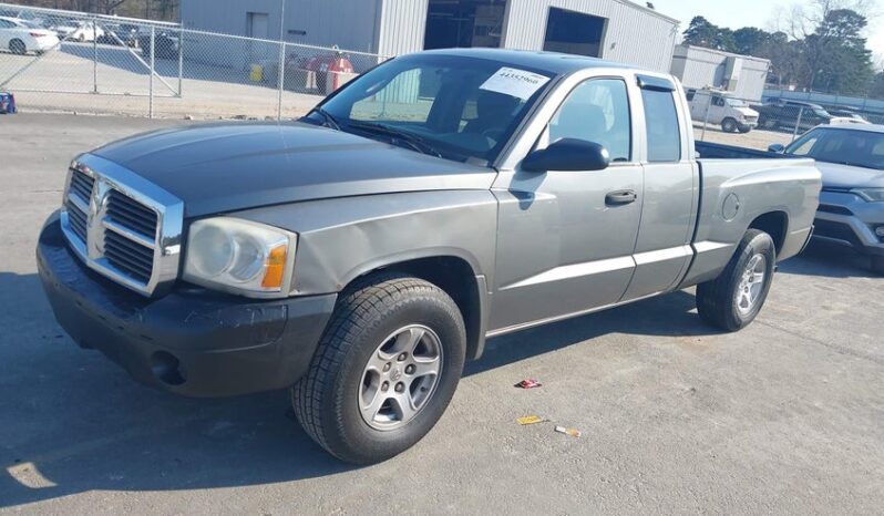 
								2005 Dodge Dakota full									