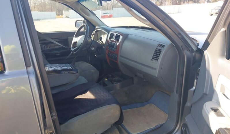 
								2005 Dodge Dakota full									