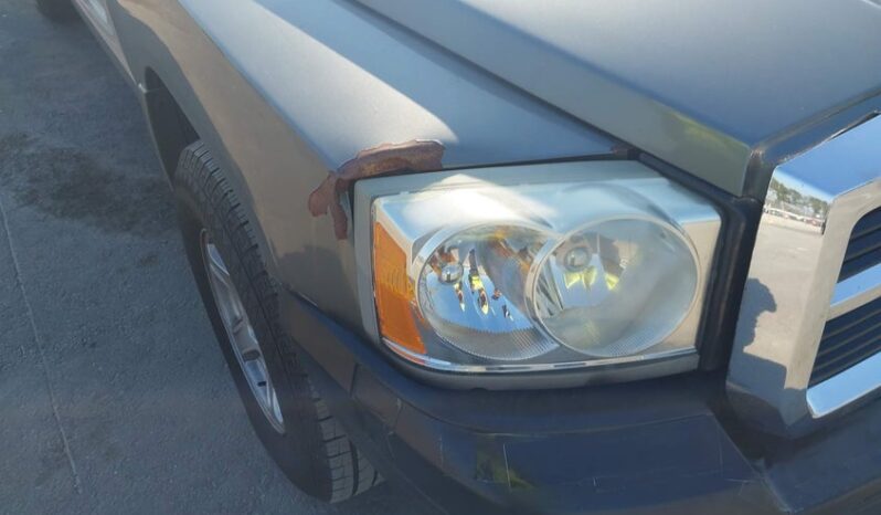 
								2005 Dodge Dakota full									