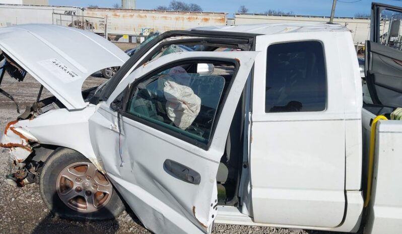 
								2005 Dodge Dakota full									