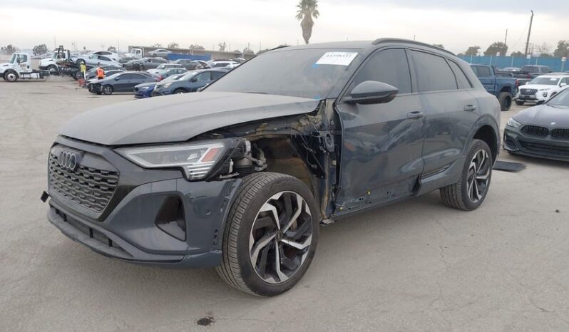 
								2024 Audi Q8 full									