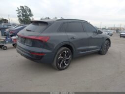 
										2024 Audi Q8 full									