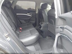 
										2024 Audi Q8 full									