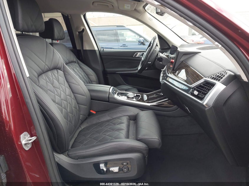 2024 BMW X7