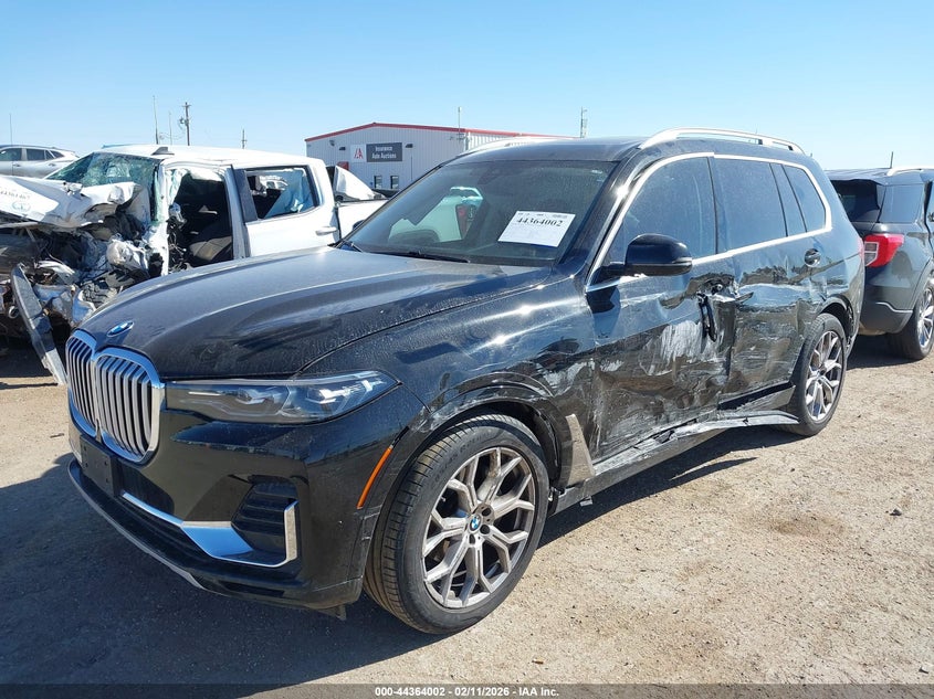 2022 BMW X7