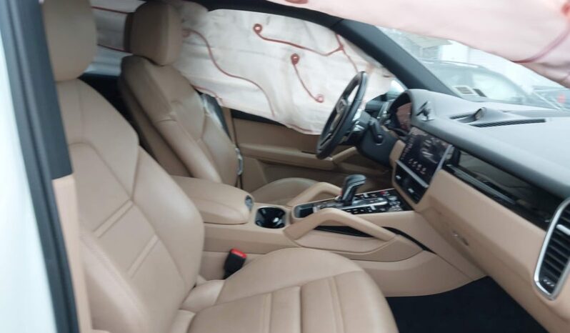 
								2021 Porsche Cayenne full									