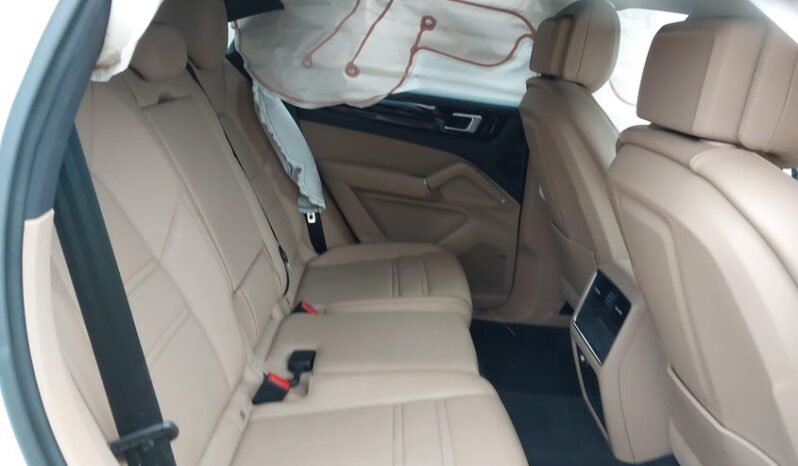 
								2021 Porsche Cayenne full									