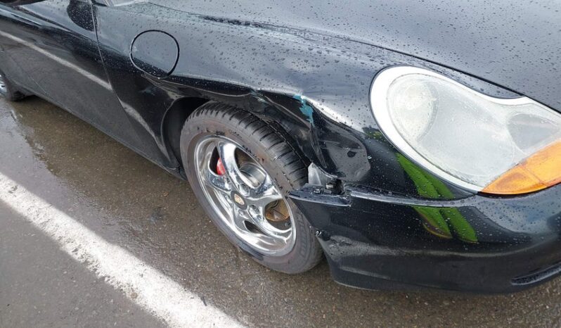 
								2000 Porsche Boxster full									