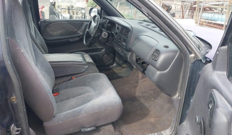 
								1999 Dodge Dakota full									