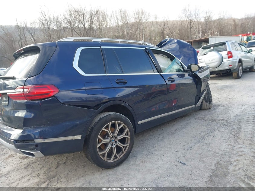 2022 BMW X7