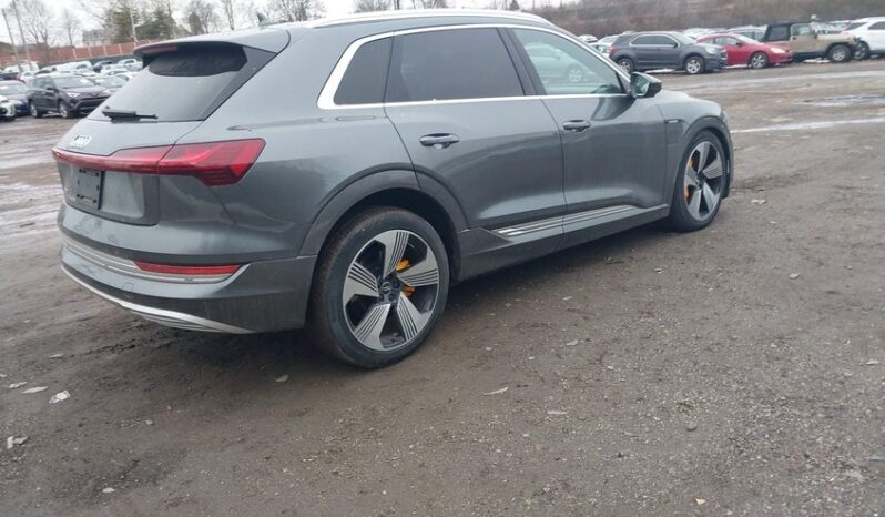 
								2019 Audi E-tron full									