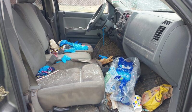 
								2006 Dodge Dakota full									