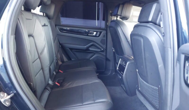 
								2023 Porsche Cayenne full									
