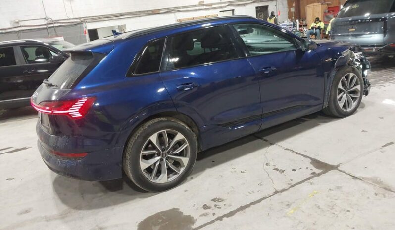 
								2021 Audi E-tron full									