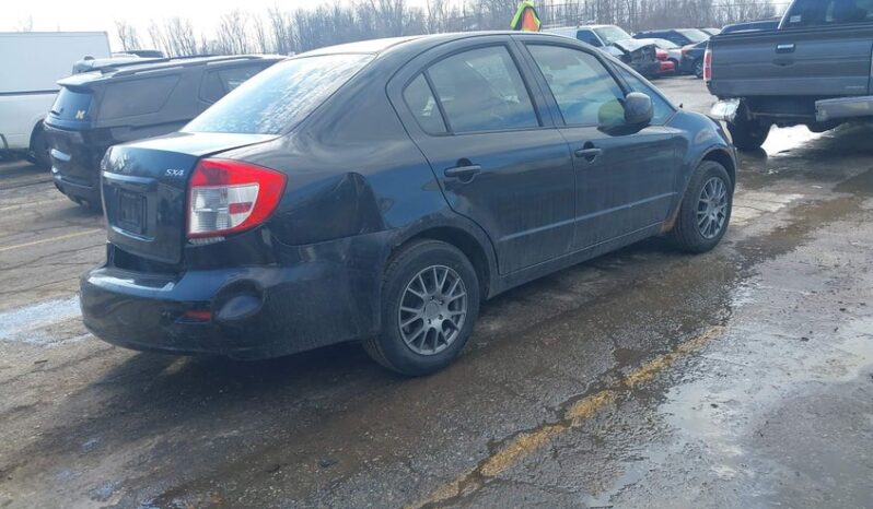 
								2013 Suzuki Sx4 full									