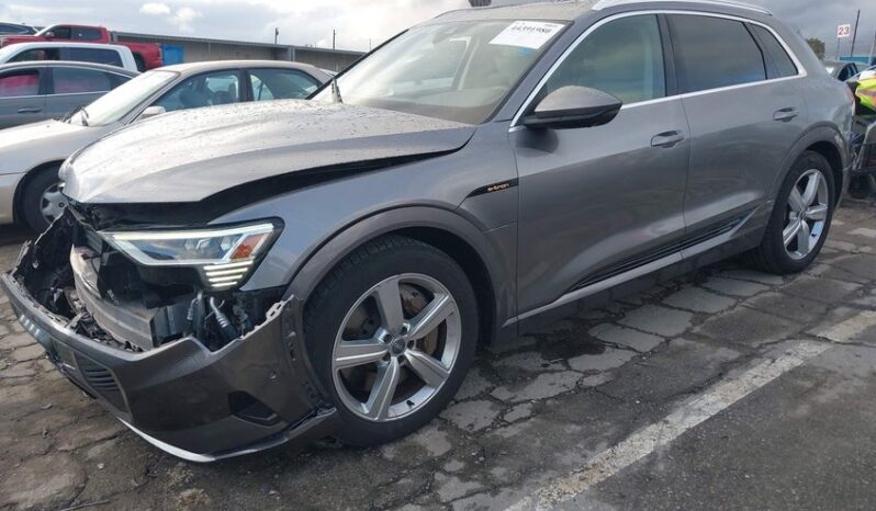 
								2019 Audi E-tron full									
