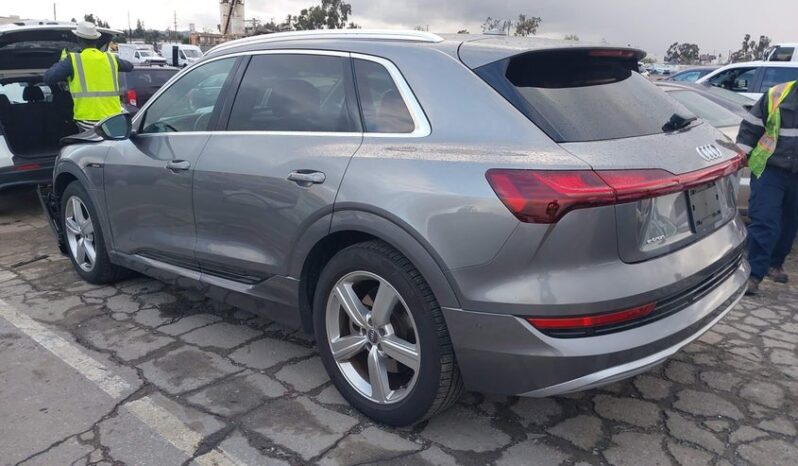 
								2019 Audi E-tron full									