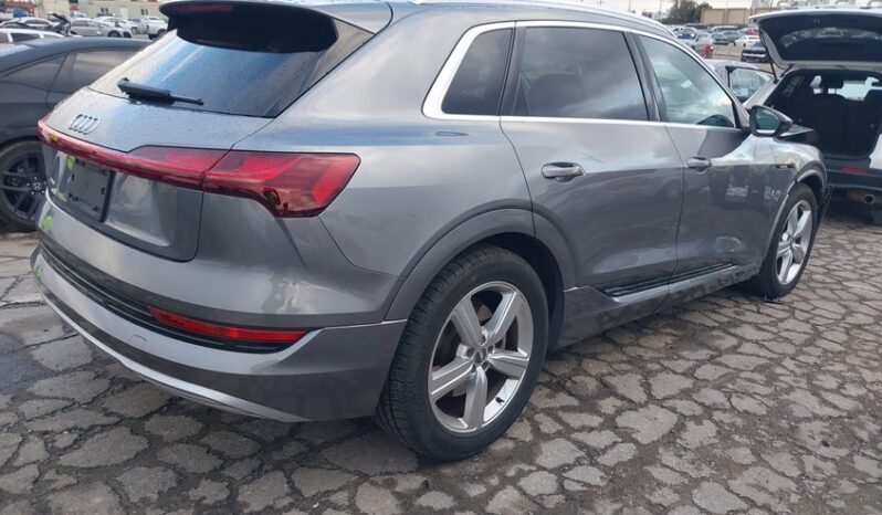 
								2019 Audi E-tron full									