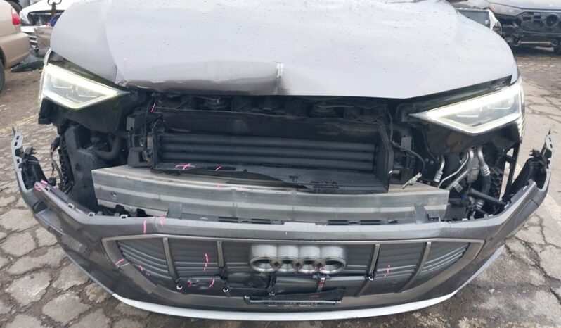 
								2019 Audi E-tron full									