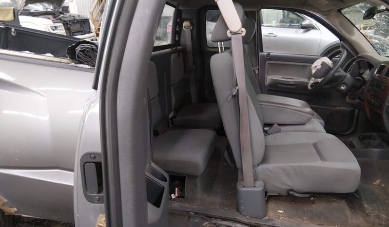 
								2005 Dodge Dakota full									
