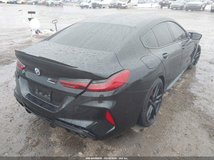 2023 BMW M8