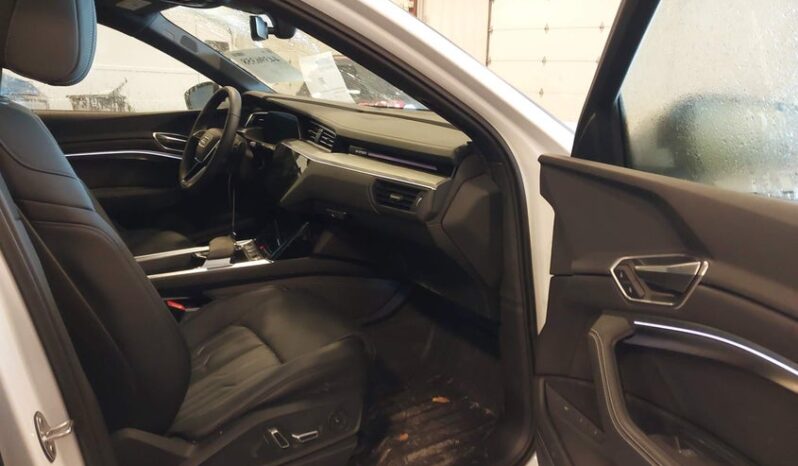 
								2024 Audi Q8 full									