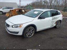 
										2018 Volvo V60 cross country full									