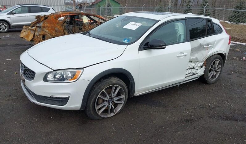 
								2018 Volvo V60 cross country full									