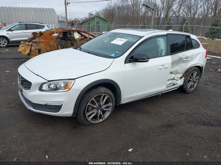 2018 Volvo V60 cross country