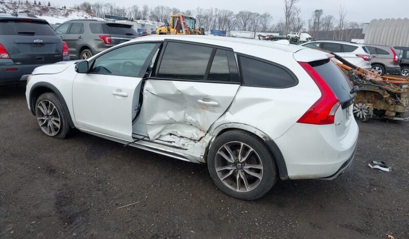 
								2018 Volvo V60 cross country full									