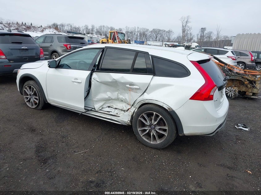 2018 Volvo V60 cross country
