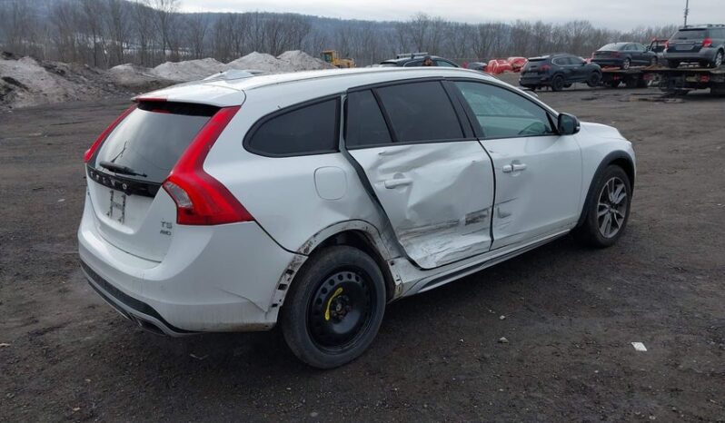 
								2018 Volvo V60 cross country full									