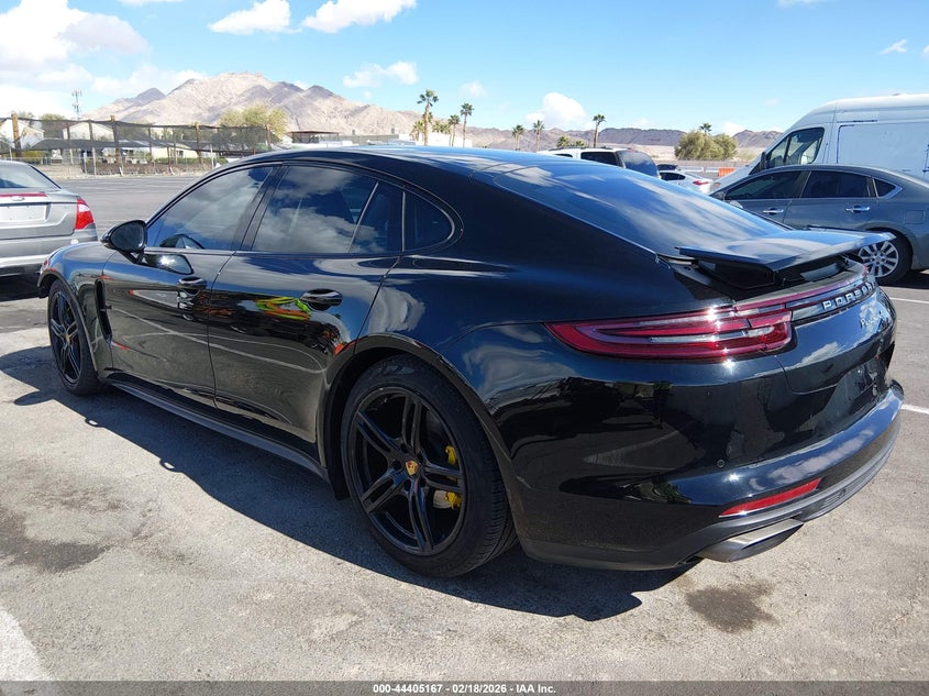 2018 Porsche Panamera