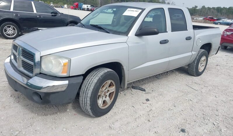 
								2005 Dodge Dakota full									