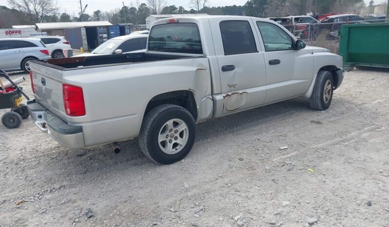 
								2005 Dodge Dakota full									