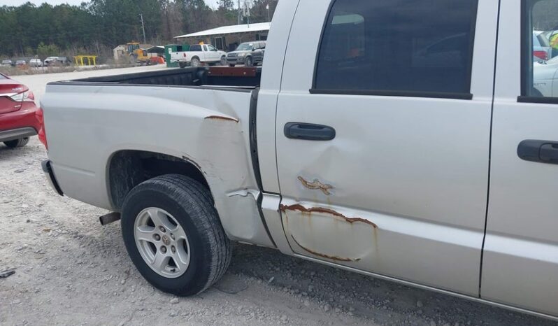 
								2005 Dodge Dakota full									