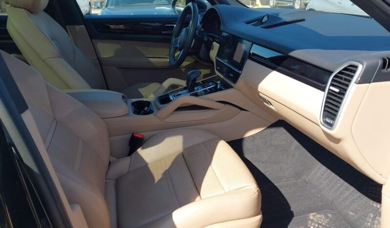 
								2023 Porsche Cayenne full									