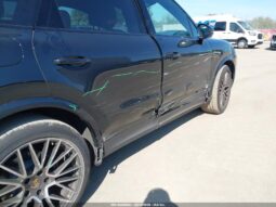 
										2023 Porsche Cayenne full									