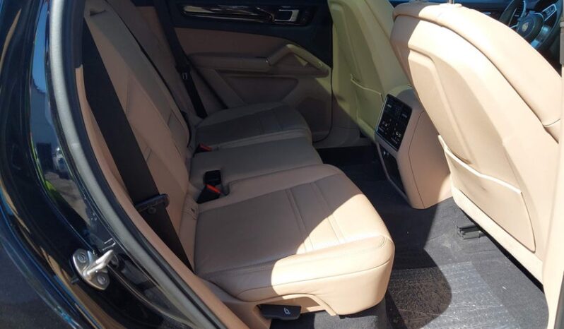 
								2023 Porsche Cayenne full									