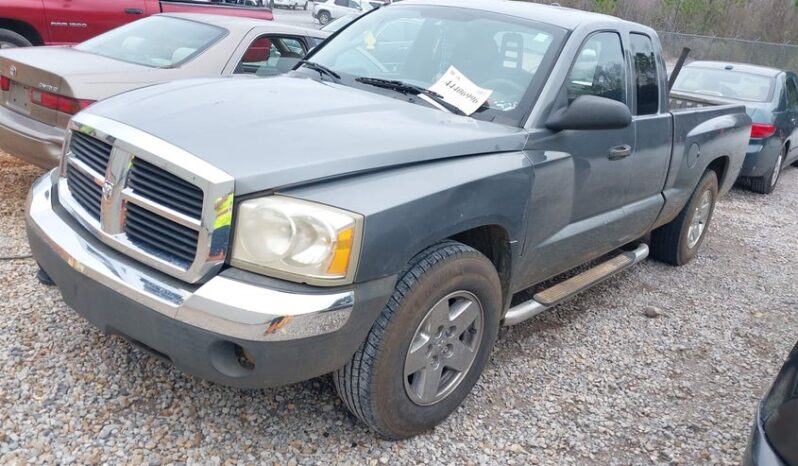 
								2005 Dodge Dakota full									