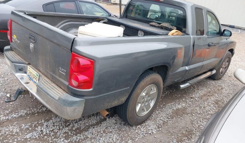 
								2005 Dodge Dakota full									