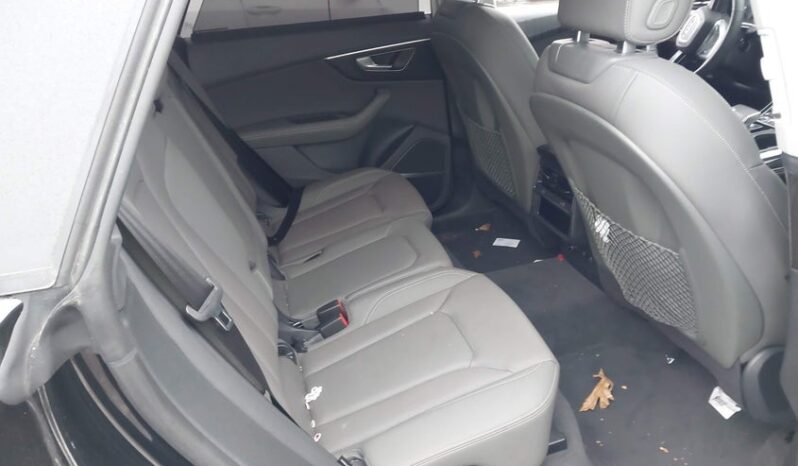 
								2024 Audi Q8 full									